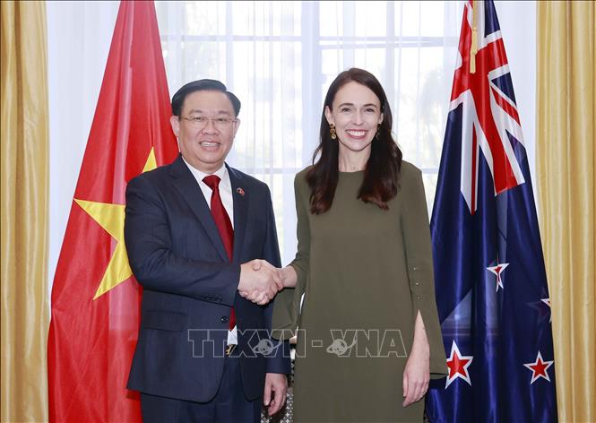 Chủ tịch Quốc hội Vương Đình Huệ hội kiến Thủ tướng New Zealand