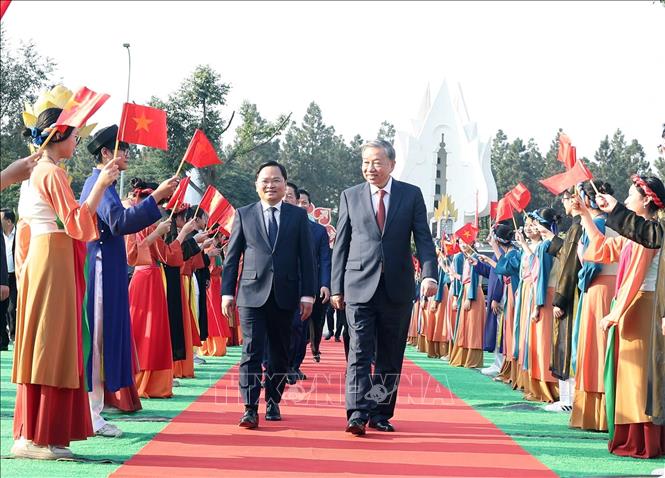 Tổng Bí thư dự Lễ khởi công công trình 'Đền thờ Bác Hồ và Công viên Văn Miếu' 