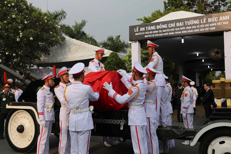 Cử hành Lễ an táng nguyên Chủ tịch nước, Đại tướng Lê Đức Anh | Vietnam+ (VietnamPlus)