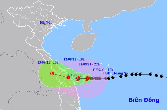 Bão số 5 giật cấp 12, tiến về bờ biển Quảng Trị - Quảng Nam