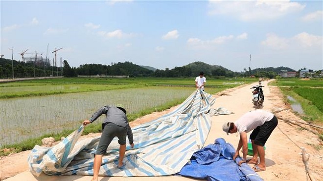 Hà Nội: Bãi rác Xuân Sơn tiếp nhận rác trở lại