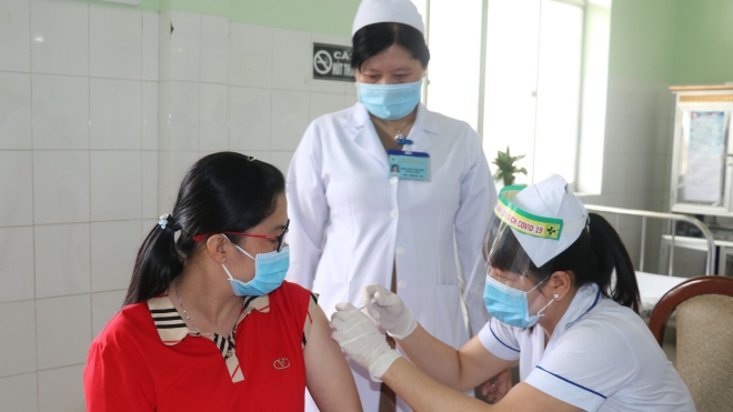 Có 8 tỉnh, thành phố đã hoàn thành đợt 1 tiêm vaccine phòng COVID-19