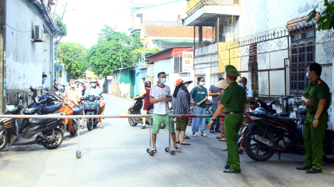 Trà Vinh khởi tố vụ án 'Làm lây lan dịch bệnh truyền nhiễm nguy hiểm cho người'