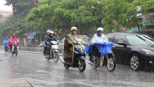 Cả ba miền ngày nắng, chiều tối mưa dông vài nơi