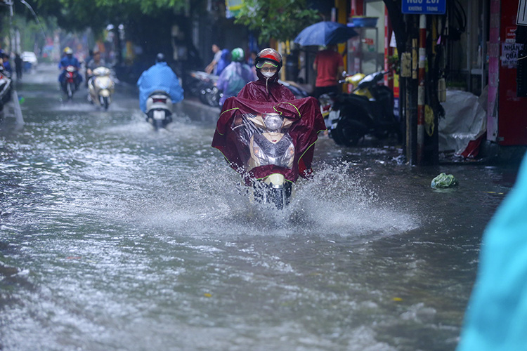 Bắc Bộ và Thanh Hóa, Tây Nguyên và Nam Bộ có mưa vừa, mưa to và dông