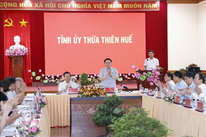 Chủ tịch Quốc hội làm việc với Ban Thường vụ Tỉnh uỷ Thừa Thiên Huế