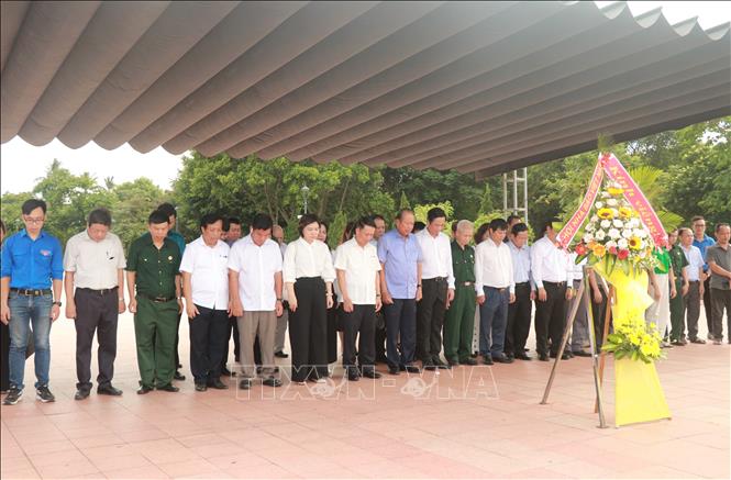 'Thắp sáng ngọn lửa tri ân' tại Quảng Trị