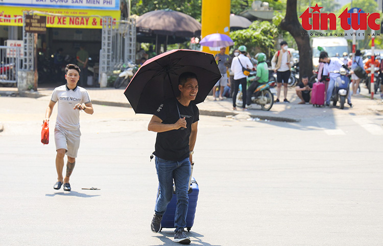 Thời tiết ngày 21/6: Bắc Bộ, Trung Bộ nắng nóng gay gắt