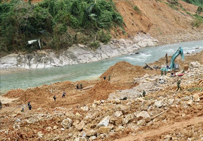 Vụ sạt lở tại Thủy điện Rào Trăng 3: Tạm dừng việc tìm kiếm các nạn nhân bị mất 