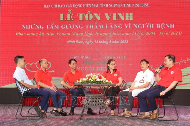 Ninh Bình tôn vinh những tấm gương thầm lặng vì người bệnh