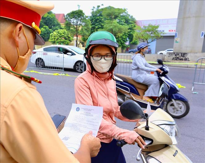 Còn lúng túng khi xác định nhóm đối tượng được cấp giấy đi đường