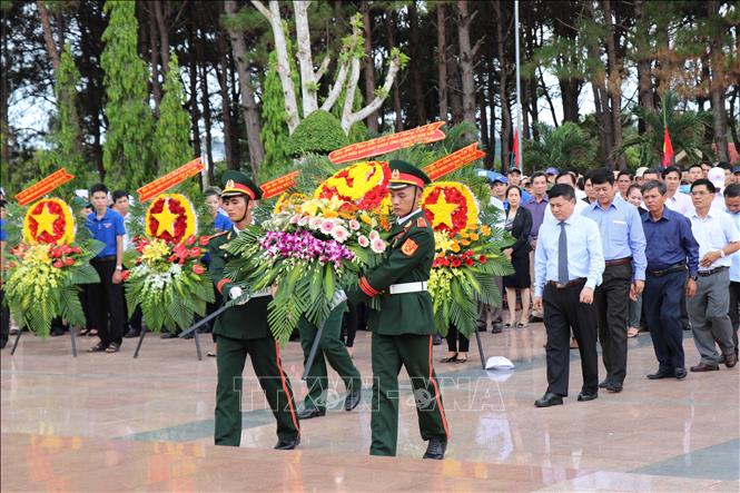 Truy điệu, an táng hài cốt liệt sĩ quân tình nguyện và chuyên gia Việt Nam