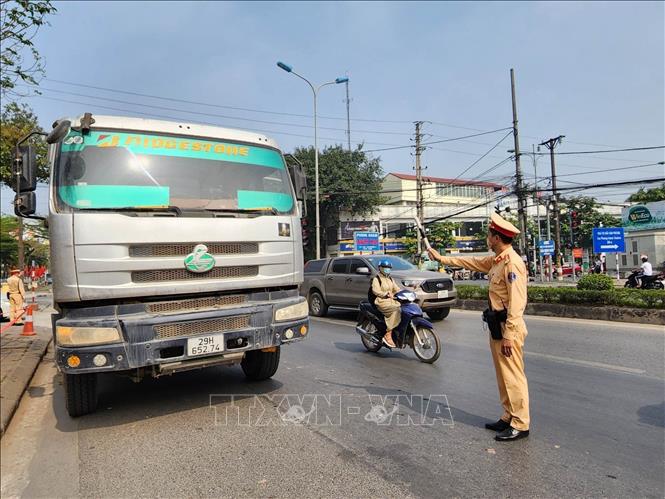 Hà Nội: Xử lý nhiều trường hợp xe quá tải