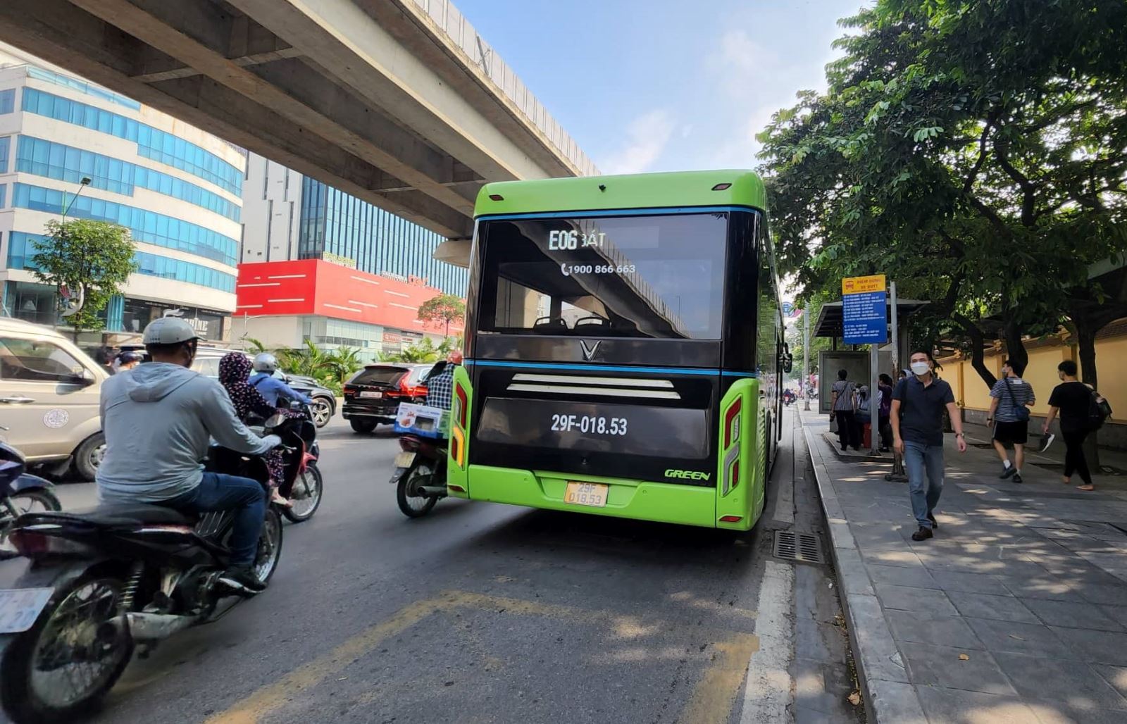 Hà Nội lên kế hoạch thay thế buýt chạy xăng bằng buýt điện