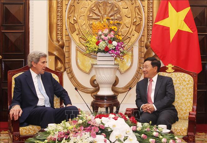 Phó Thủ tướng Phạm Bình Minh tiếp cựu Ngoại trưởng Hoa Kỳ John Kerry