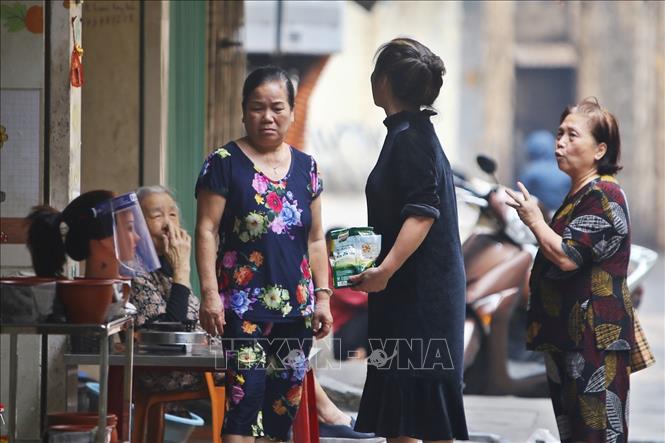 COVID-19: Đừng thấy 'lắng' mà chủ quan với dịch