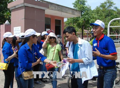 Kỳ thi THPT quốc gia 2018: Thăm hỏi, động viên thí sinh ở Quảng Trị