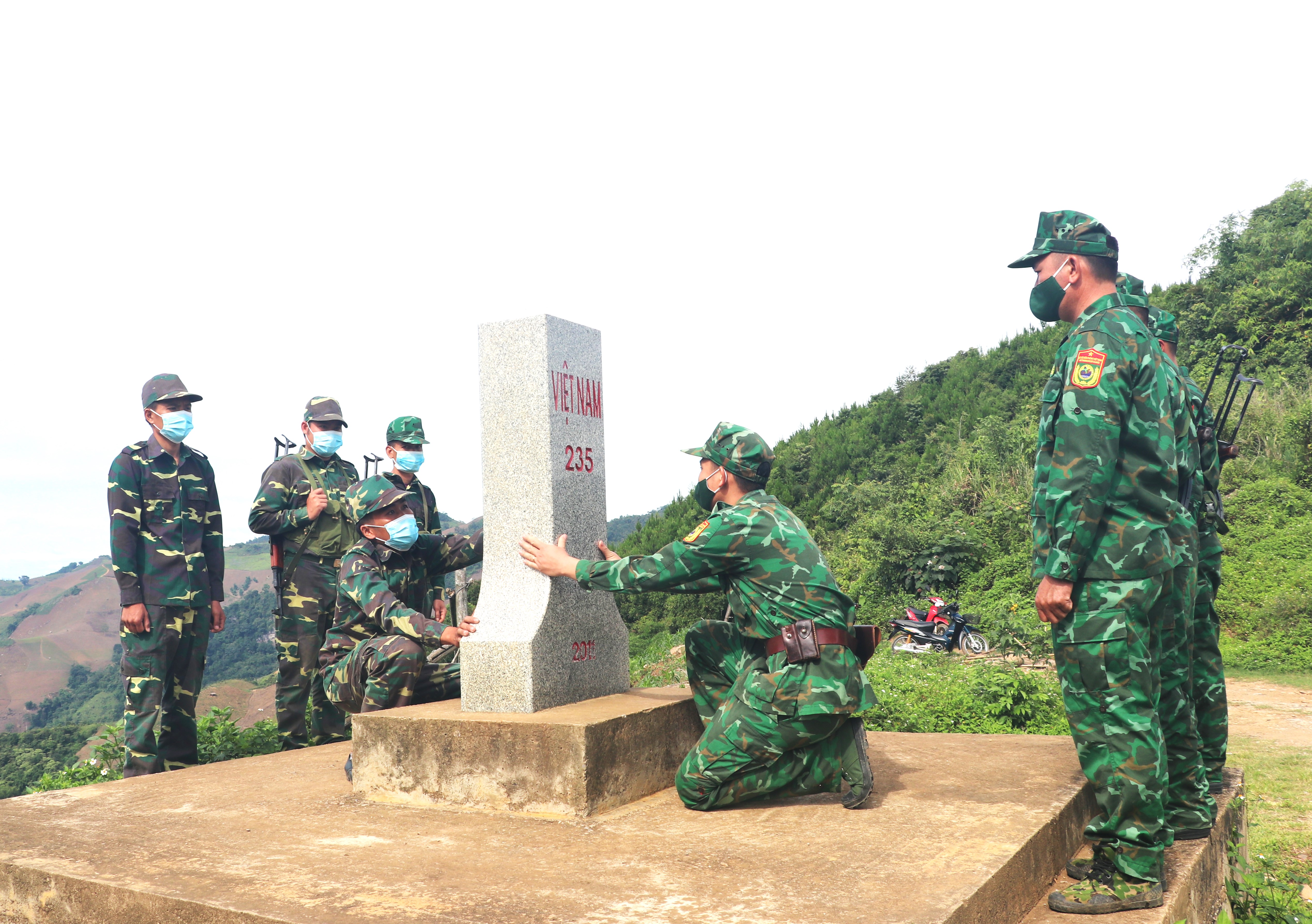 Bộ đội biên phòng là lực lượng nòng cốt, chuyên trách bảo vệ biên giới