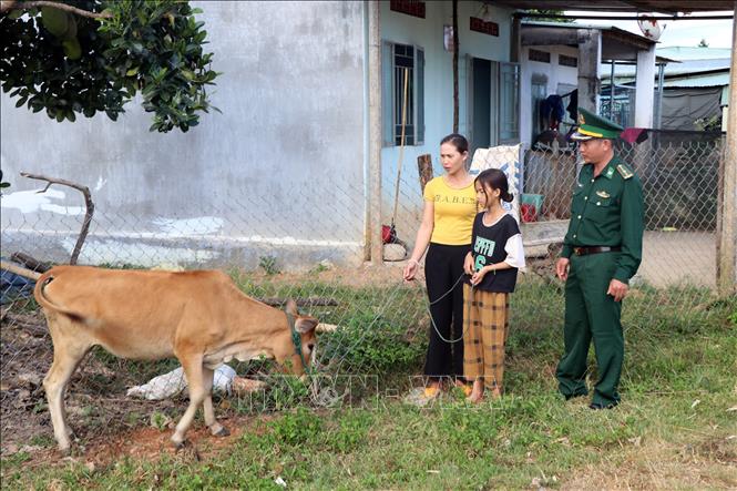 Đồng hành cùng trẻ em khó khăn vùng biên giới Kon Tum