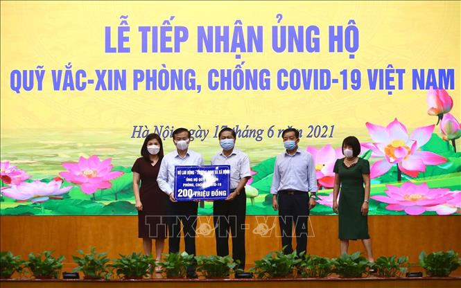 Bộ Lao động - Thương binh và Xã hội đóng góp ủng hộ Quỹ vaccine phòng COVID-19