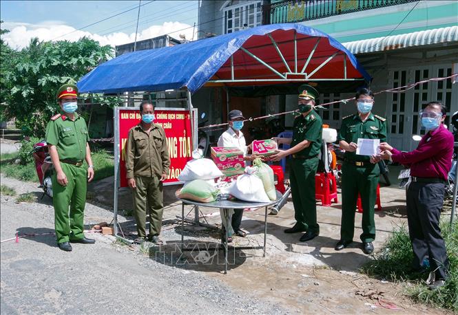 Hỗ trợ lực lượng tuyến đầu và người dân vùng biển bị ảnh hưởng bởi dịch COVID-19