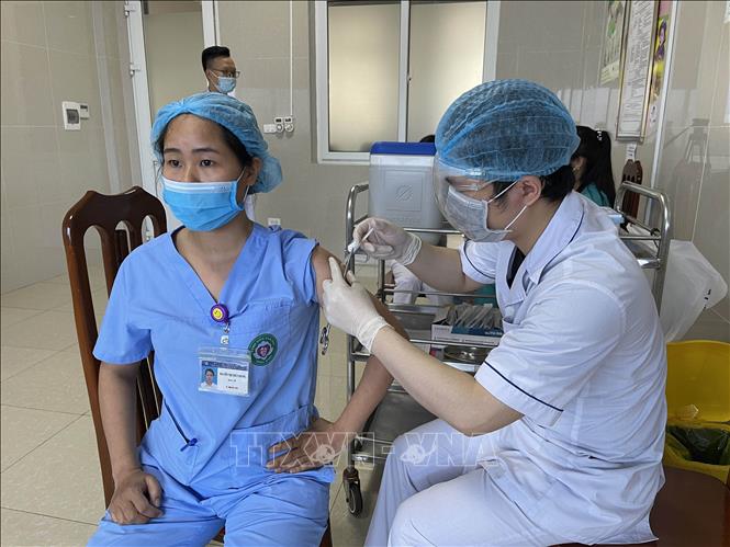 Tổng hợp COVID-19 ngày 15/6: Đẩy nhanh tiến độ tiêm vaccine đại trà