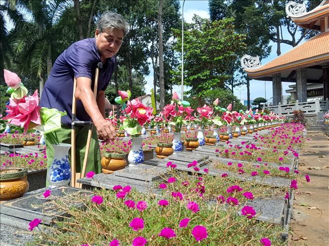 Người thương binh 'canh' giấc ngủ đồng đội