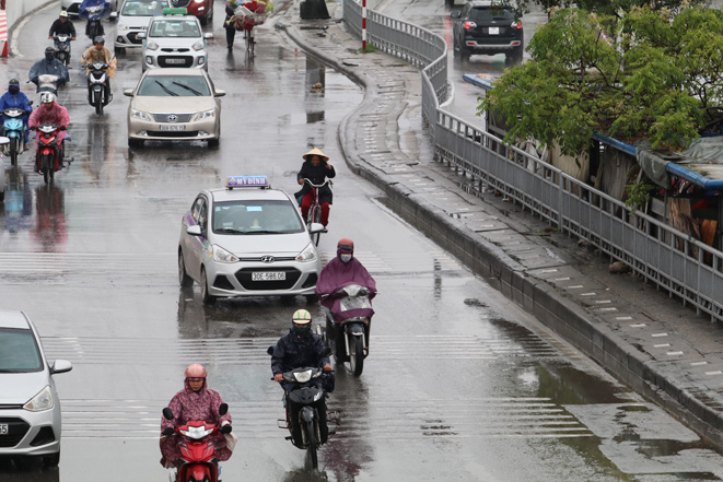 Bắc Bộ, Trung Bộ có mưa rào và dông, trời lạnh