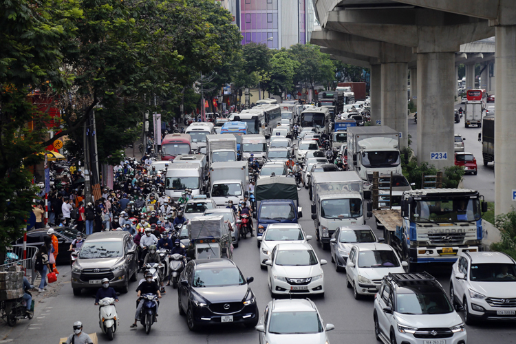 33 nút giao thông thường xuyên xảy ra ùn tắc nghiêm trọng giờ cao điểm