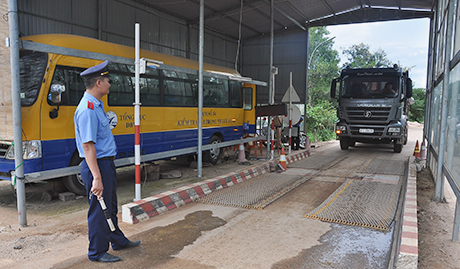 Kon Tum chấn chỉnh, kiềm chế tình trạng xe quá khổ, quá tải