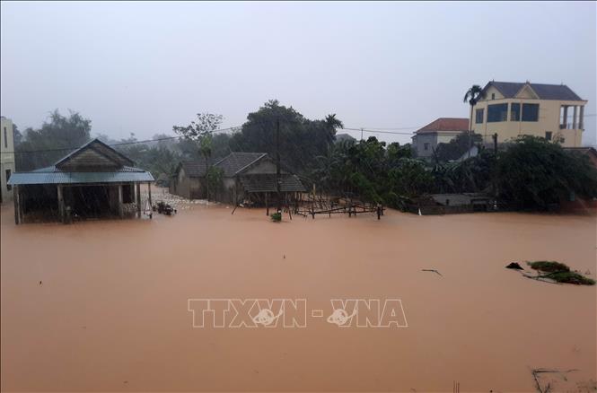 Lũ trên các sông từ Nghệ An đến Quảng Trị, Quảng Ngãi tiếp tục lên