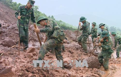 Dồn lực tìm kiếm nạn nhân mất tích, đưa người dân đến nơi an toàn