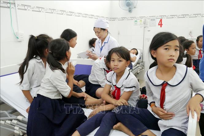 Ninh Thuận: Nhiều học sinh tiểu học nhập viện nghi bị ngộ độc sản phẩm thức uống