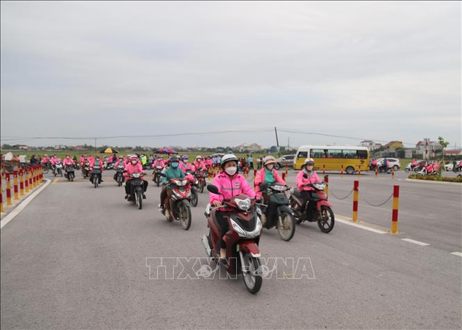 Nghệ An: Công nhân Công ty TNHH Viet Glory đã trở lại làm việc