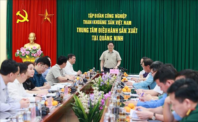 Thủ tướng Phạm Minh Chính kiểm tra tình hình sản xuất, cung ứng điện