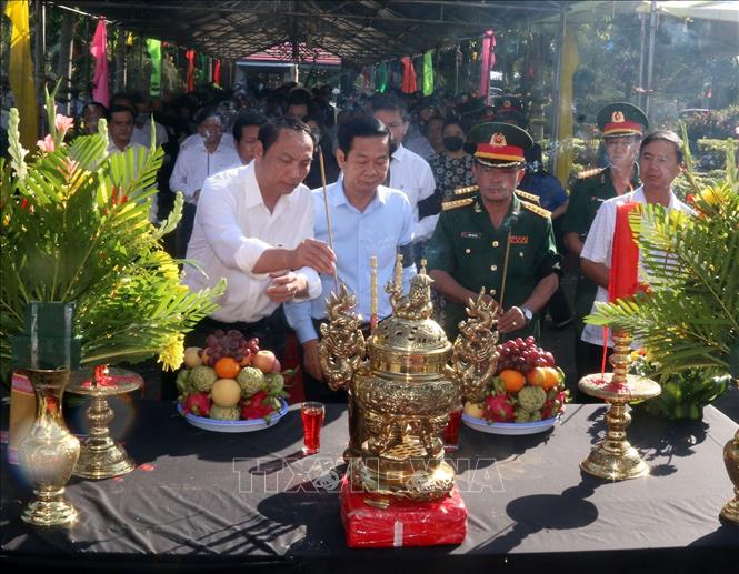 An táng hài cốt liệt sỹ quân tình nguyện và chuyên gia Việt Nam