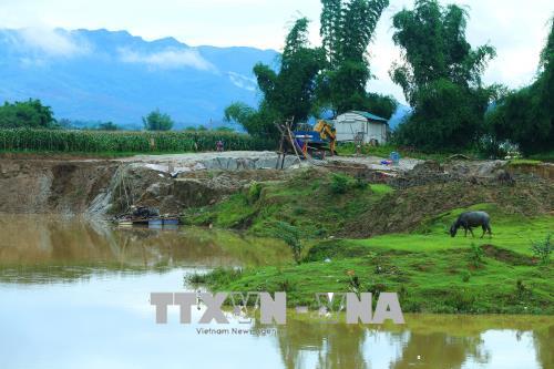 Khai thác trái phép cát, sỏi lòng sông diễn biến ngày càng phức tạp