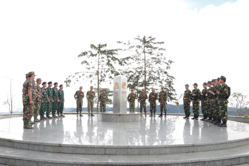 Bộ đội Biên phòng tỉnh Kom Tum gìn giữ sự bình yên nơi biên giới | Vietnam+ (VietnamPlus)