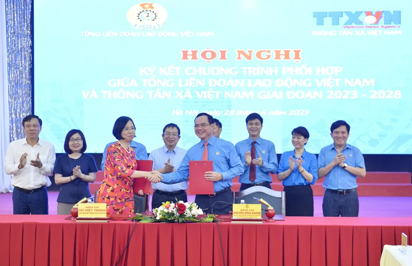 TTXVN hướng tới đa dạng hoá cách tuyên truyền về hoạt động công đoàn | Vietnam+ (VietnamPlus)