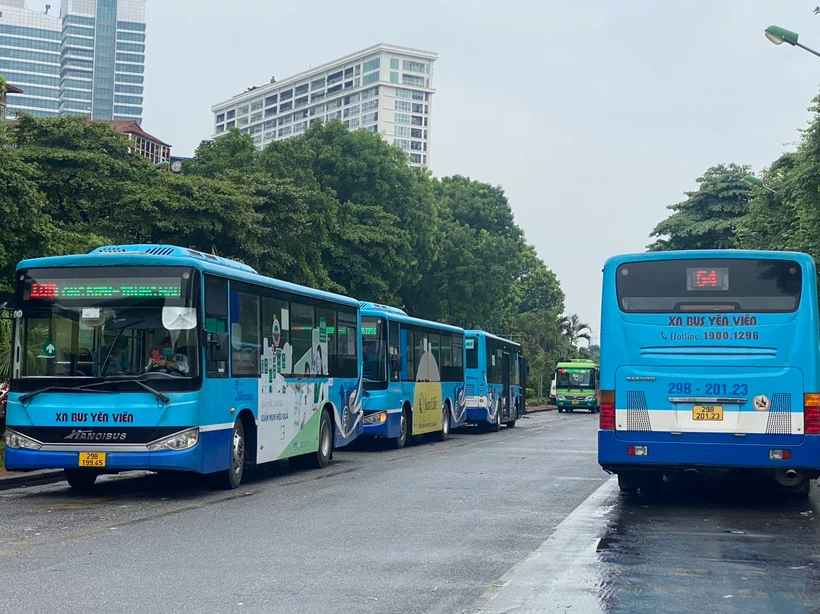 Hà Nội: Kiến nghị dừng hoạt động loạt tuyến buýt có mức trợ giá cao kể từ 1/4 | Vietnam+ (VietnamPlus)