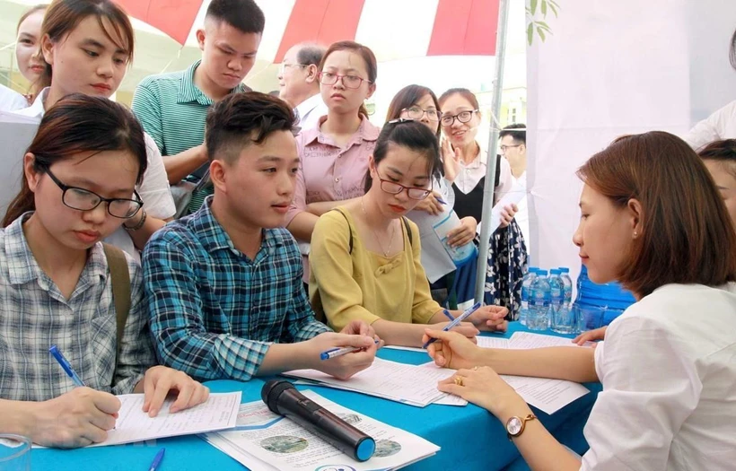 Thị trường lao động cuối năm: Sôi động tuyển dụng việc làm thời vụ | Vietnam+ (VietnamPlus)