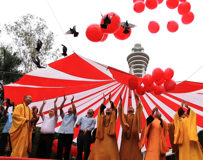 Linh thiêng Đại lễ cầu siêu cho các liệt sỹ tại Nghĩa trang Vị Xuyên | Vietnam+ (VietnamPlus)