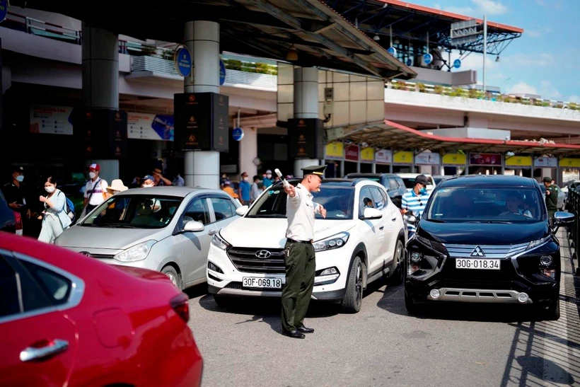 Sớm nghiên cứu, đầu tư áp dụng thu phí không dừng tại các sân bay | Vietnam+ (VietnamPlus)