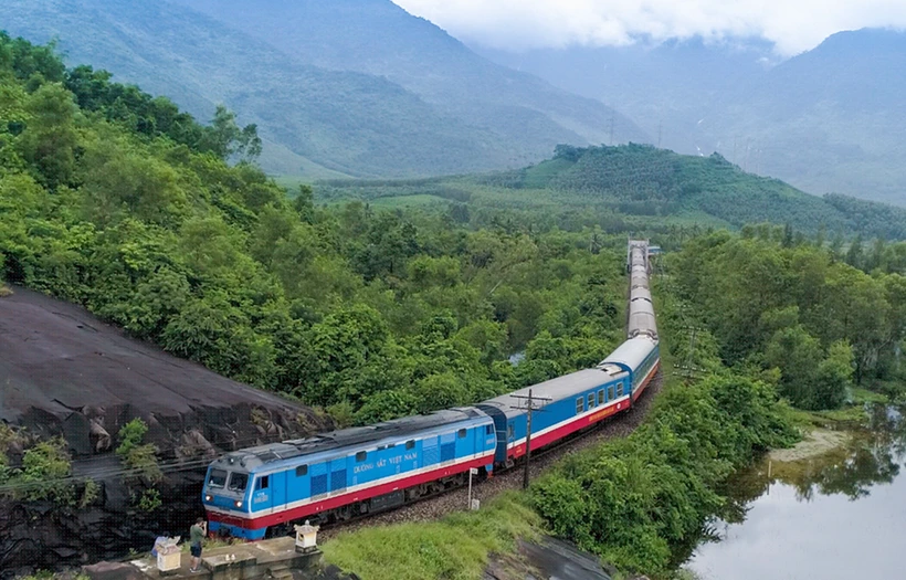 Đường sắt chỉ chạy 1 đôi tàu Thống Nhất trong mùa dịch COVID-19 | Vietnam+ (VietnamPlus)