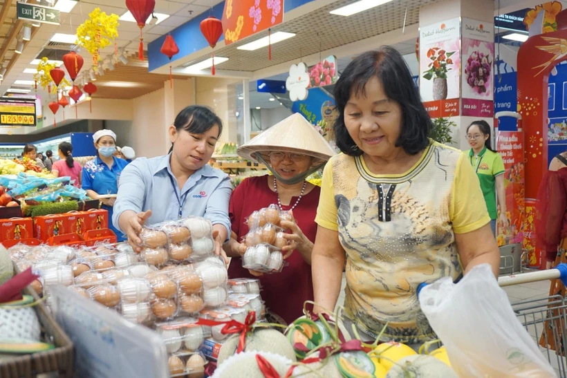 TP Hồ Chí Minh: Thị trường hàng hóa sôi động trở lại sau Tết Canh Tý | Vietnam+ (VietnamPlus)