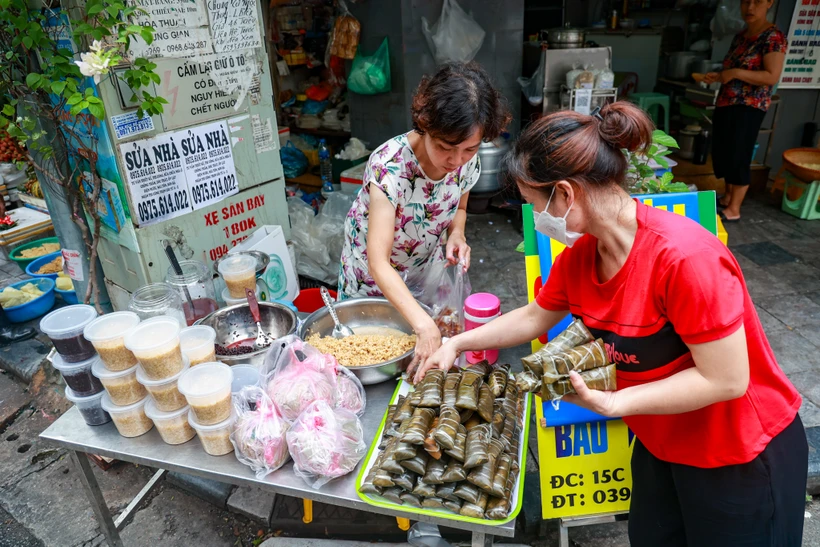 Hà Nội: Giá một số loại thực phẩm tăng nhẹ trước ngày Tết Đoan Ngọ | Vietnam+ (VietnamPlus)