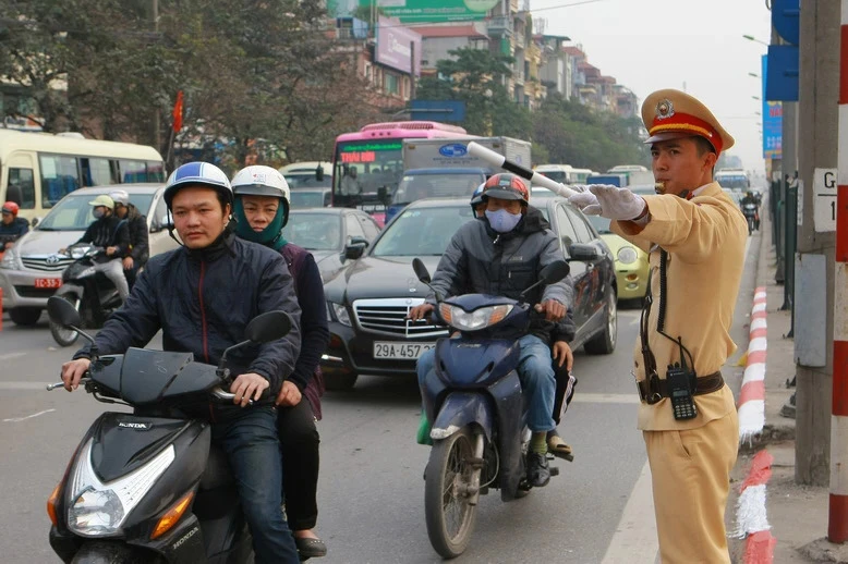 Hà Nội thí điểm cho ôtô đi một chiều trên tuyến phố Nguyễn Đình Chiểu | Vietnam+ (VietnamPlus)