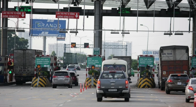 Thí điểm thu phí không dừng bỏ barrier đầu vào với 2 tuyến cao tốc Bắc-Nam | Vietnam+ (VietnamPlus)