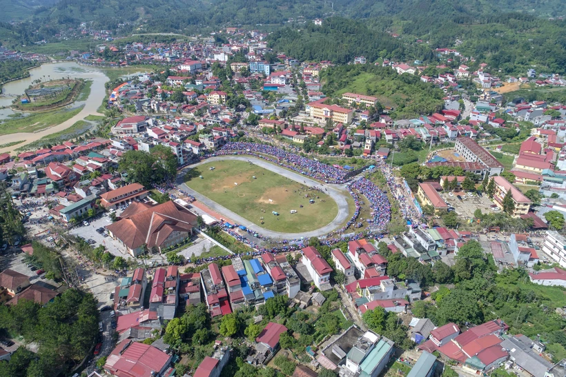 Giải Đua ngựa Bắc Hà: Khi những chàng 'kỵ sĩ chân đất' tranh tài | Vietnam+ (VietnamPlus)