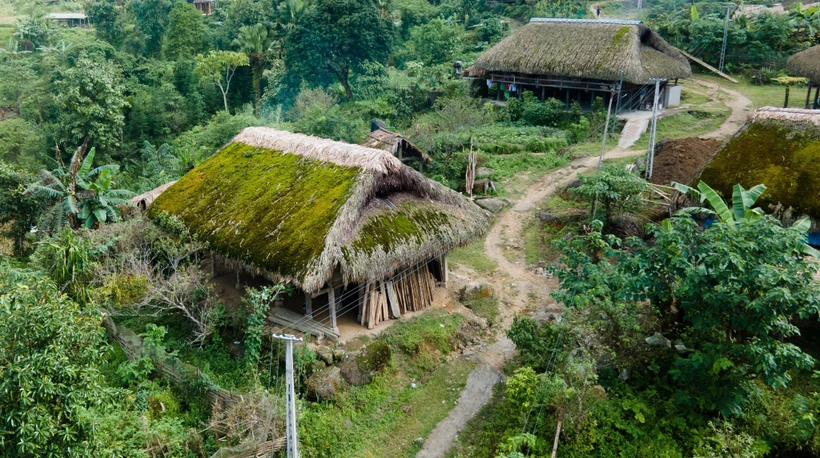 Thôn Xà Phìn - nơi có những mái nhà rêu nép mình trên dãy Tây Côn Lĩnh | Vietnam+ (VietnamPlus)